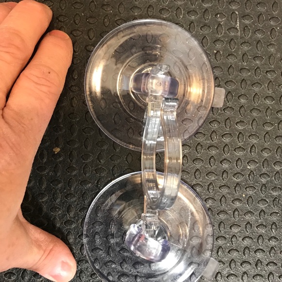 Heavy Duty Suction up Wreath Hook up to 20lbs - Picture 4 of 8